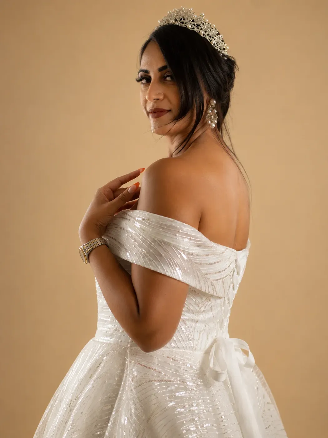 Portrait retouché d'une mariée au diadème, livré en haute définition