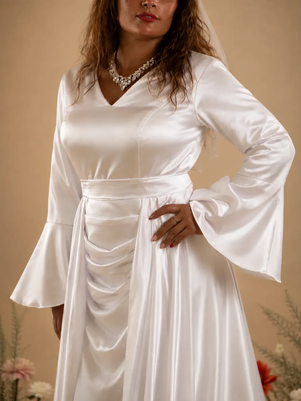 Mariée en robe de satin, photo retouchée prête à être imprimée